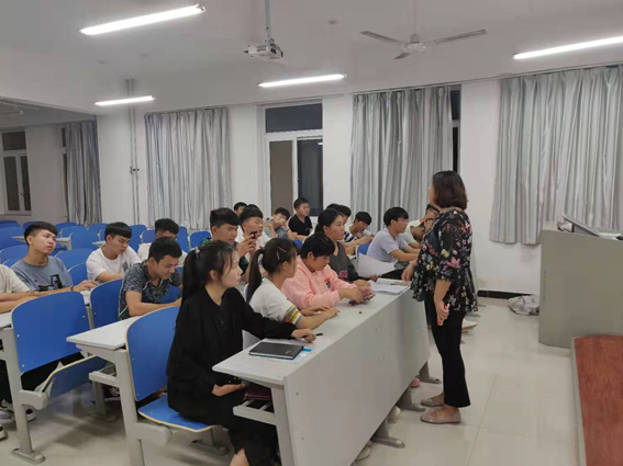 轨道交通学院开展心理班委培训活动